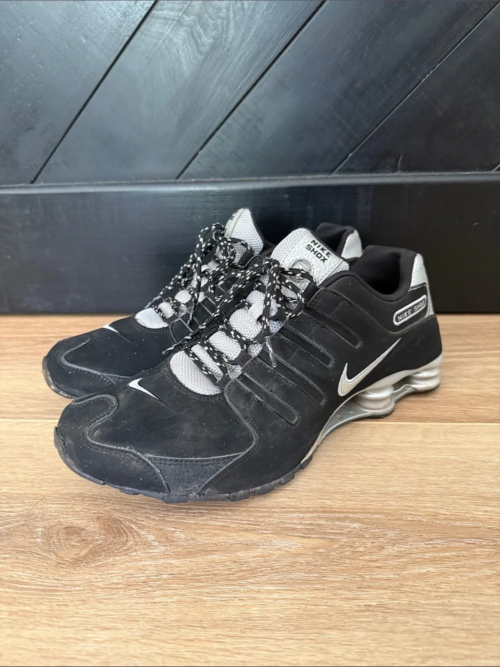 Vintage Nike Black and Gray Men’s Athletic Shox Sneakers